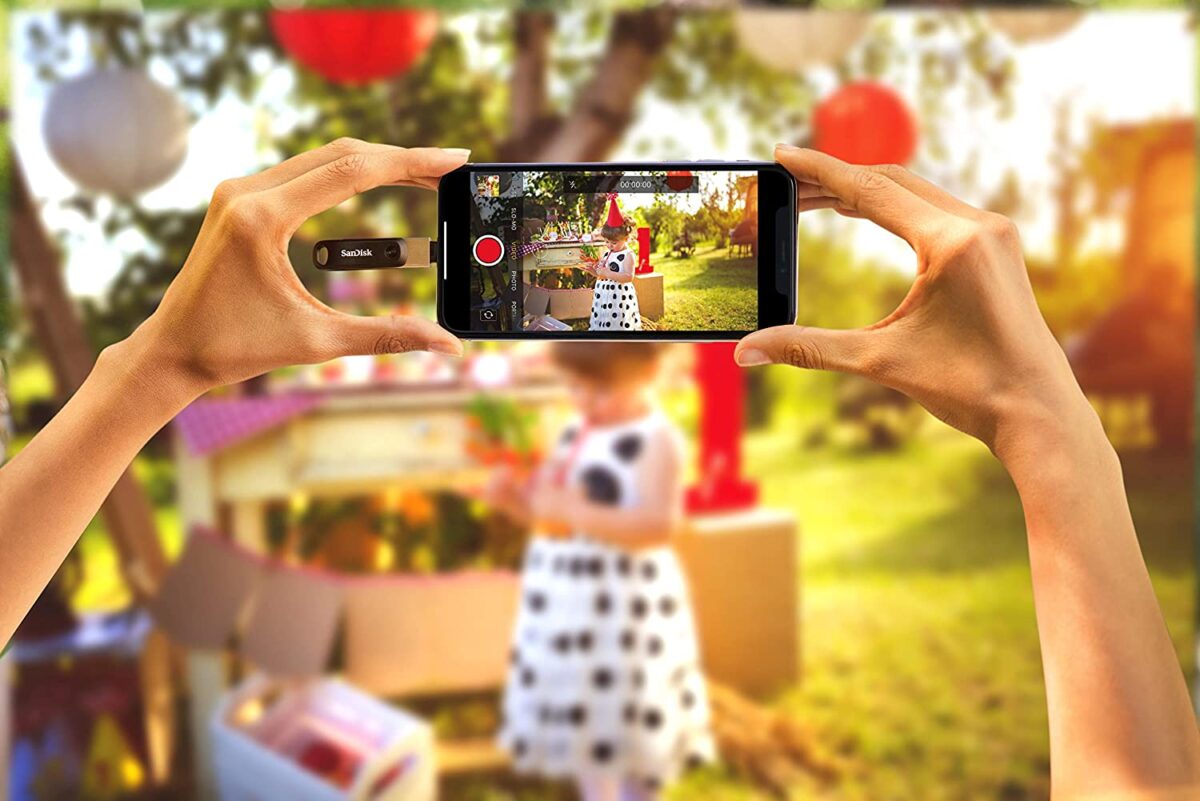 SanDisk 64GB iXpand Flash Drive Go for iPhone and iPad - Image 3